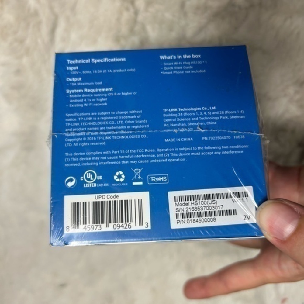 TP-Link - Wi-Fi Smart Plug - White Model:HS100 - Picture 4 of 5